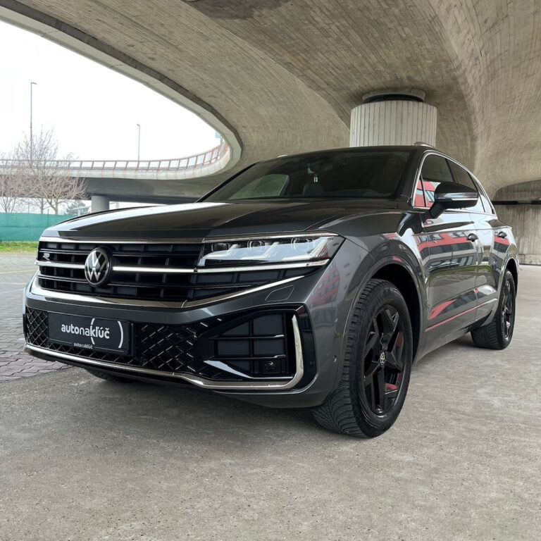 VOLKSWAGEN TOUAREG 4MOTION R-LINE