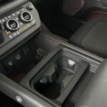 LAND ROVER DEFENDER 130 X-DYNAMIC HSE - obrázok 20